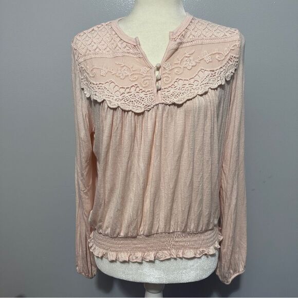 Jun & Ivy pink top with lace accent size XS - Picture 1 of 6